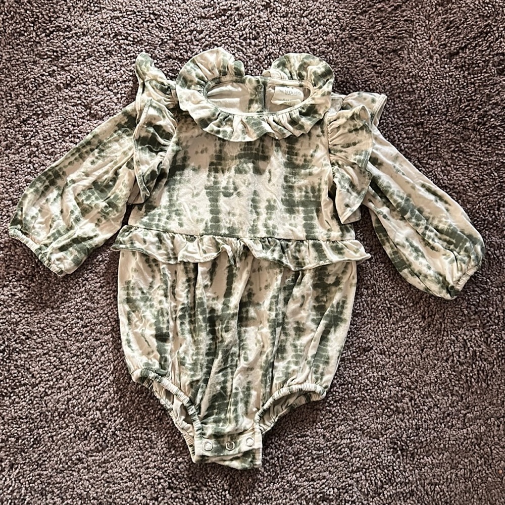 Kate Quinn the woods beechwood bamboo green shibori ruffle bubble 6/12m